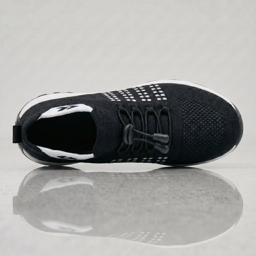 PLUMA Flow Orthopedic Knit Sneaker - Black & White